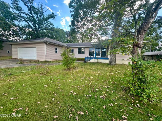 324 E 37th Street, Joplin, MO 64804