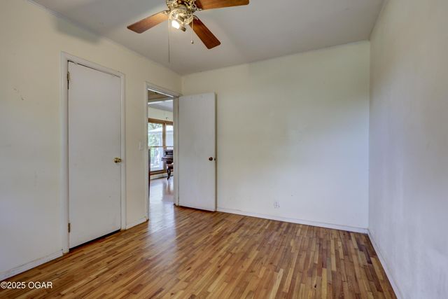 324 E 37th Street, Joplin, MO 64804