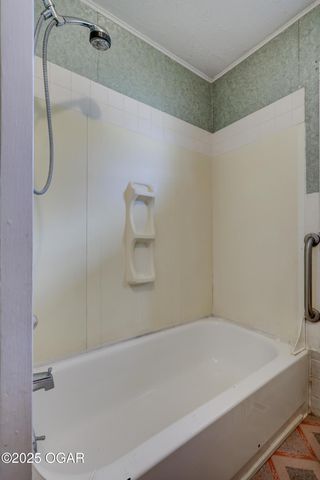 324 E 37th Street, Joplin, MO 64804