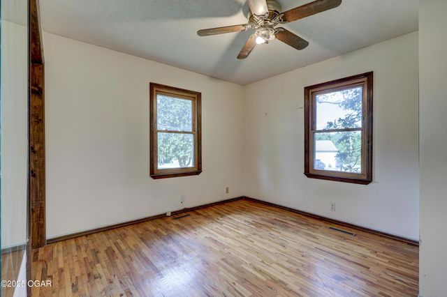 324 E 37th Street, Joplin, MO 64804