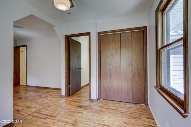 324 E 37th Street, Joplin, MO 64804