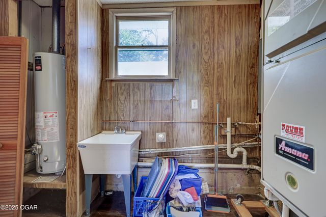 324 E 37th Street, Joplin, MO 64804