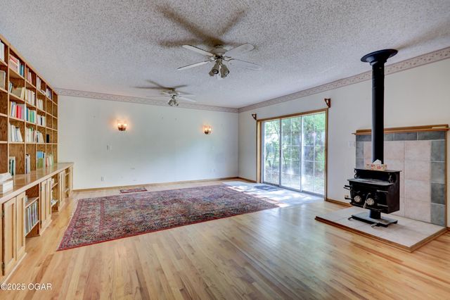 324 E 37th Street, Joplin, MO 64804