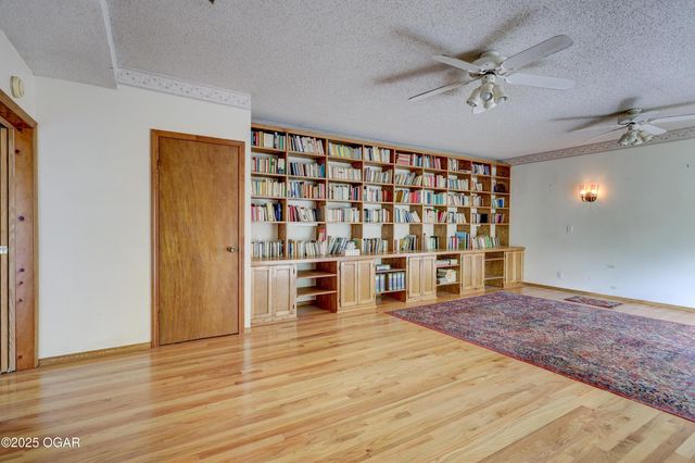 324 E 37th Street, Joplin, MO 64804