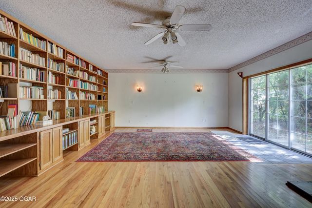 324 E 37th Street, Joplin, MO 64804