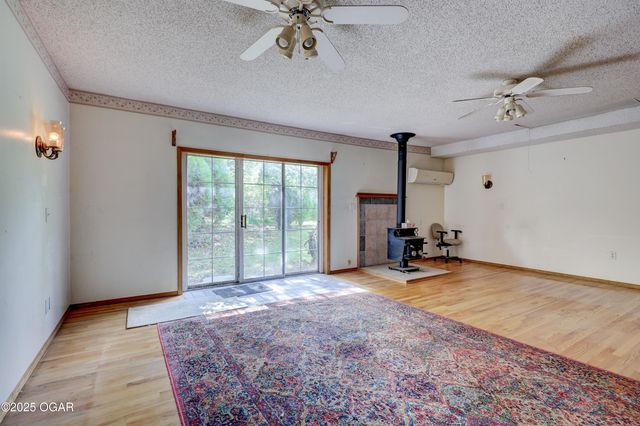 324 E 37th Street, Joplin, MO 64804