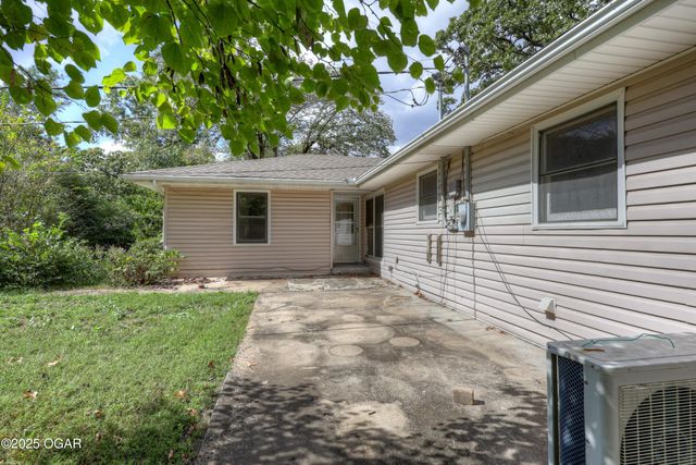 324 E 37th Street, Joplin, MO 64804
