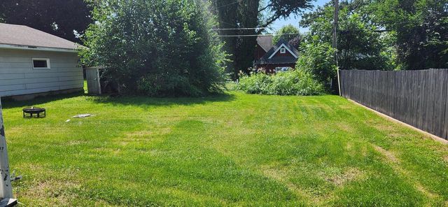 317 E Maple AVENUE, Beaver Dam, WI 53916