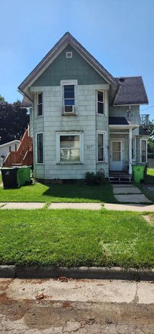 317 E Maple AVENUE, Beaver Dam, WI 53916