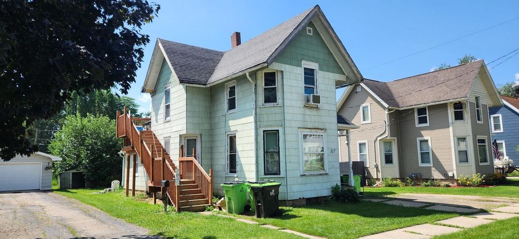 317 E Maple AVENUE, Beaver Dam, WI 53916