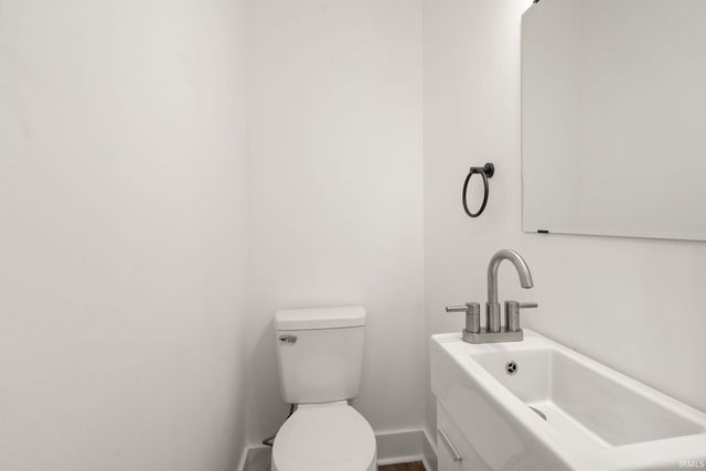 3004 Hoagland Avenue, Fort Wayne, IN 46807