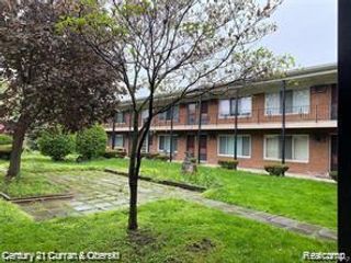 25301 5 Mile Road 125, Redford, MI 48239