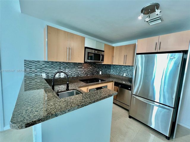 300 S Biscayne Blvd 3011, Miami, FL 33131