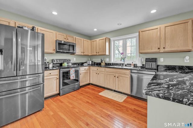 45 Pocono Lane 10, Danbury, CT 06810