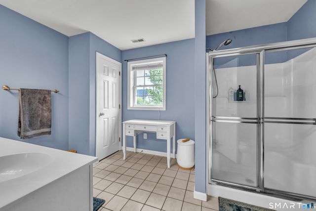 45 Pocono Lane 10, Danbury, CT 06810