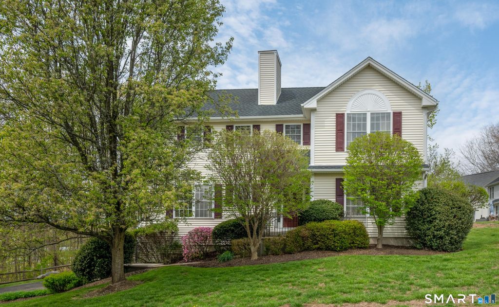 45 Pocono Lane 10, Danbury, CT 06810