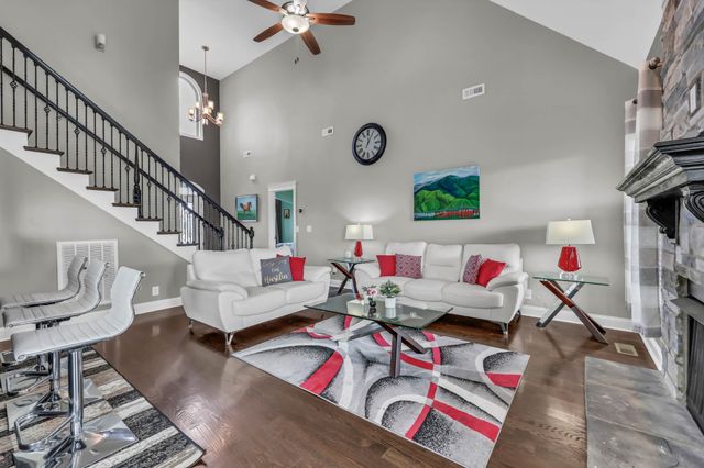 284 Browning Ct, Clarksville, TN 37043
