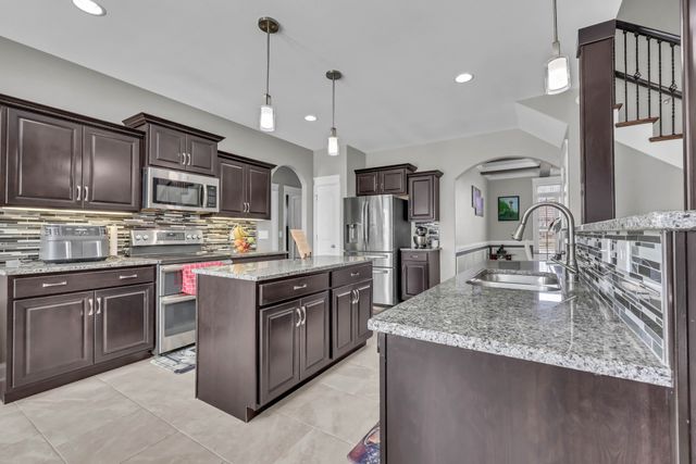 284 Browning Ct, Clarksville, TN 37043
