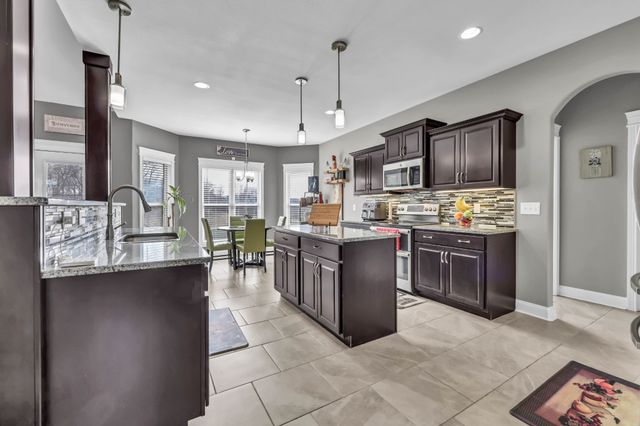 284 Browning Ct, Clarksville, TN 37043
