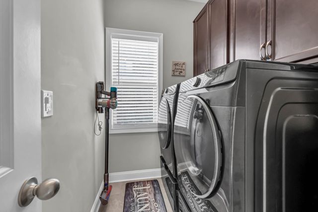 284 Browning Ct, Clarksville, TN 37043