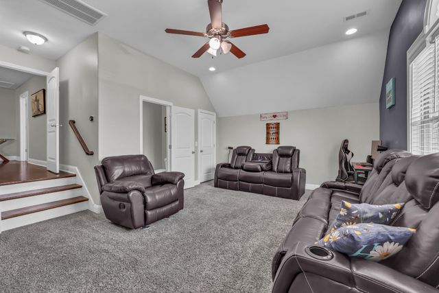 284 Browning Ct, Clarksville, TN 37043