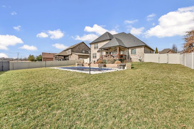284 Browning Ct, Clarksville, TN 37043