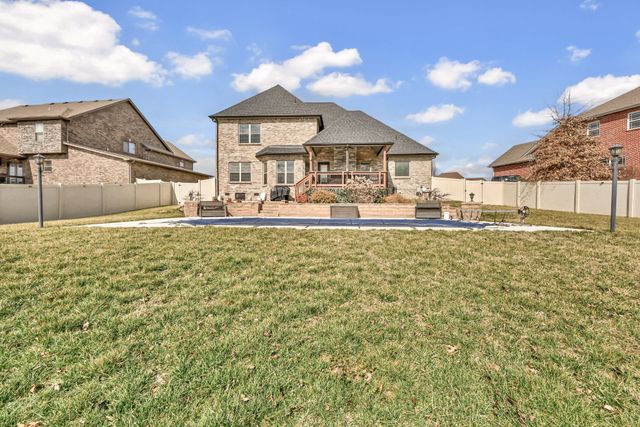 284 Browning Ct, Clarksville, TN 37043