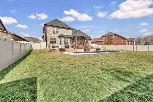 284 Browning Ct, Clarksville, TN 37043
