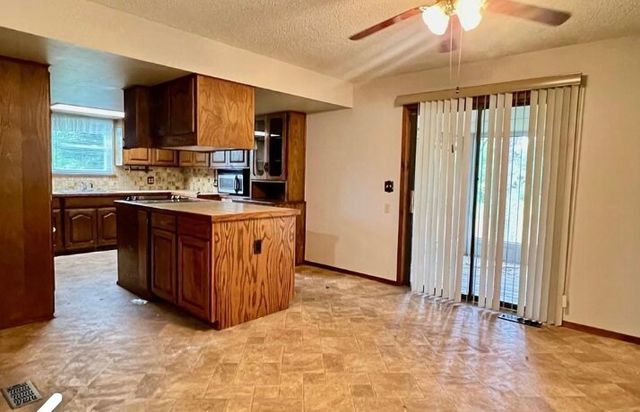 9149 Marchant Road, Springdale, AR 72762