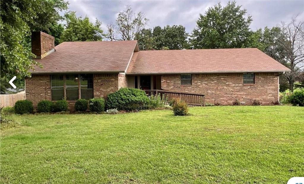9149 Marchant Road, Springdale, AR 72762