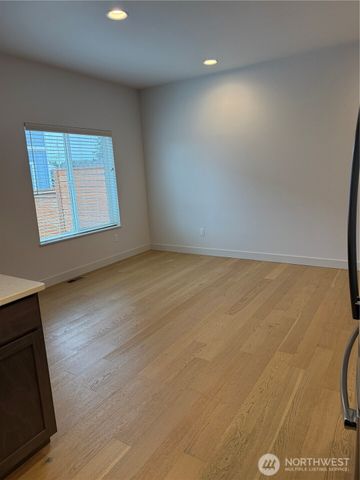 909 Washington Avenue S, Long Beach, WA 98631