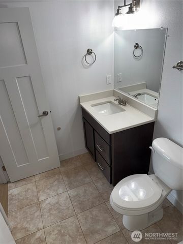 909 Washington Avenue S, Long Beach, WA 98631