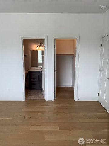 909 Washington Avenue S, Long Beach, WA 98631