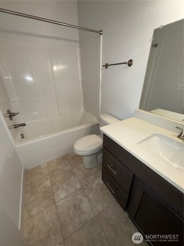 909 Washington Avenue S, Long Beach, WA 98631