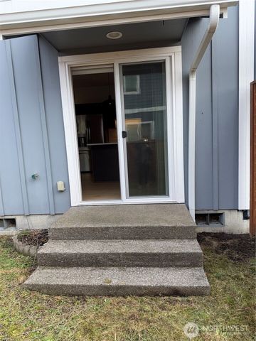 909 Washington Avenue S, Long Beach, WA 98631