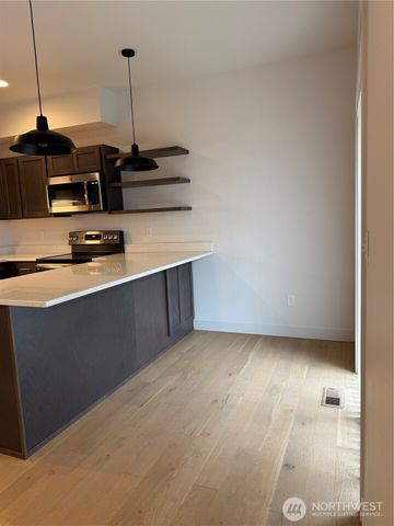 909 Washington Avenue S, Long Beach, WA 98631