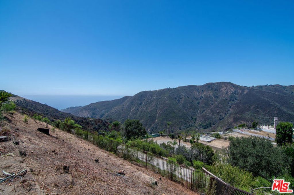 16748 Monte Hermoso Drive, Los Angeles, CA 90272