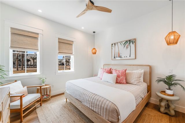 206 Playtime Dr, Port Aransas, TX 78373