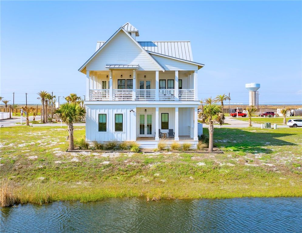 206 Playtime Dr, Port Aransas, TX 78373