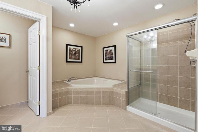 6 MORGAN HILL DR, Doylestown, PA 18901