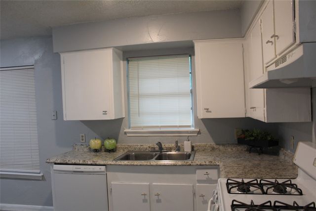 100 E Brown Street, Princeton, TX 75407