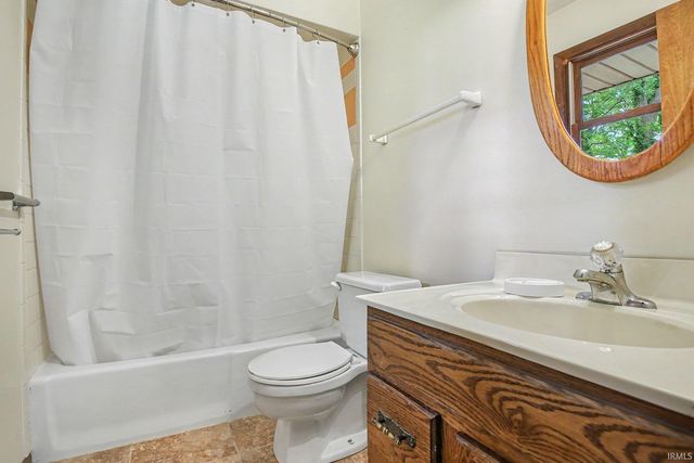21074 Rebecca Lane, Bristol, IN 46507