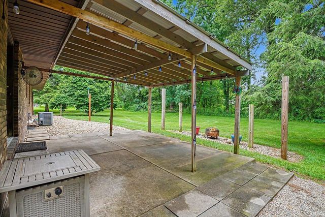 21074 Rebecca Lane, Bristol, IN 46507