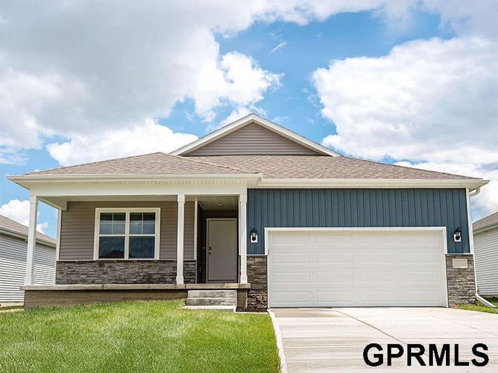 8824 S 184th Terrace, Omaha, NE 68136