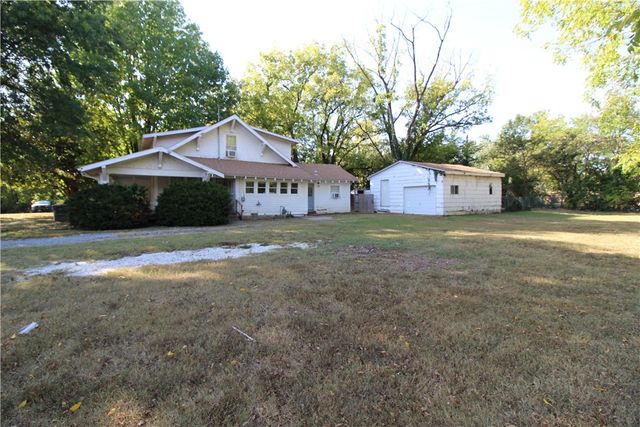 2510 W Wedington Drive, Fayetteville, AR 72701