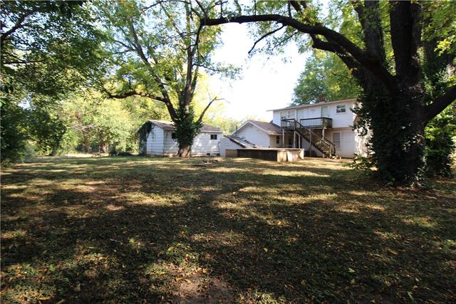 2510 W Wedington Drive, Fayetteville, AR 72701