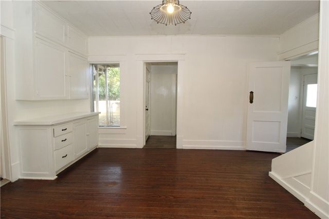 2510 W Wedington Drive, Fayetteville, AR 72701