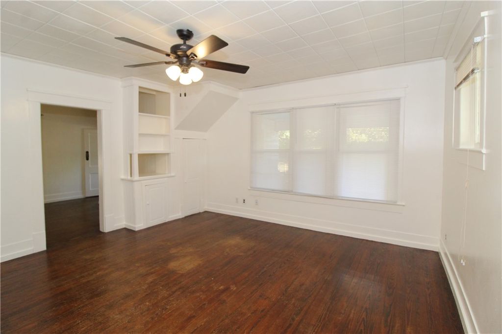 2510 W Wedington Drive, Fayetteville, AR 72701