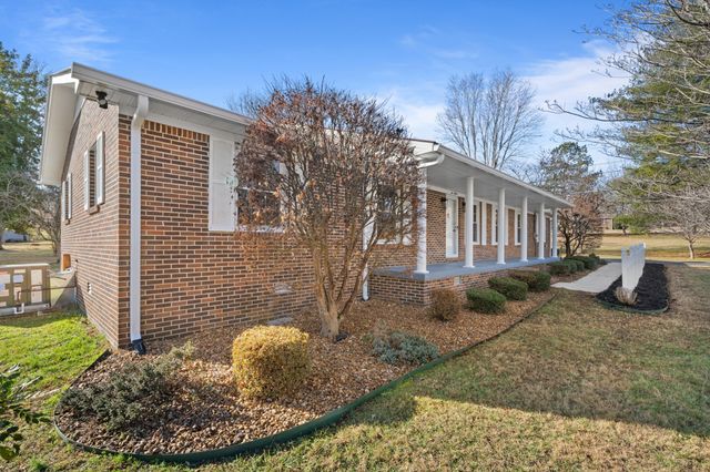 215 Hill St, Estill Springs, TN 37330