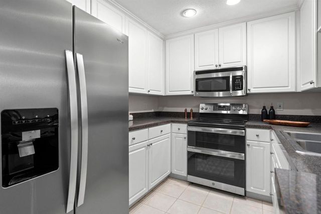 750 State St 109, San Diego, CA 92101